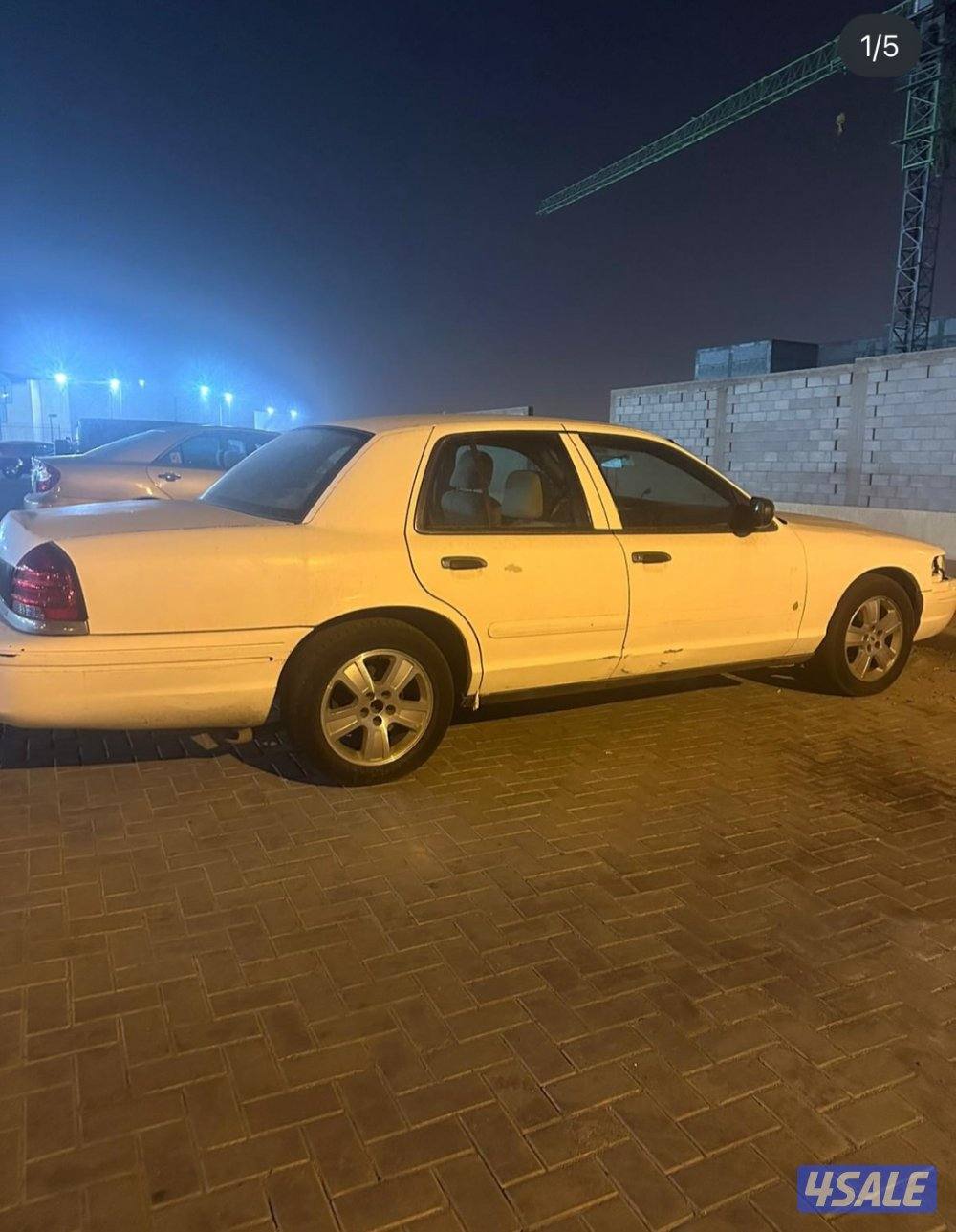 للبيع كراون فكتوريا موديل 20003