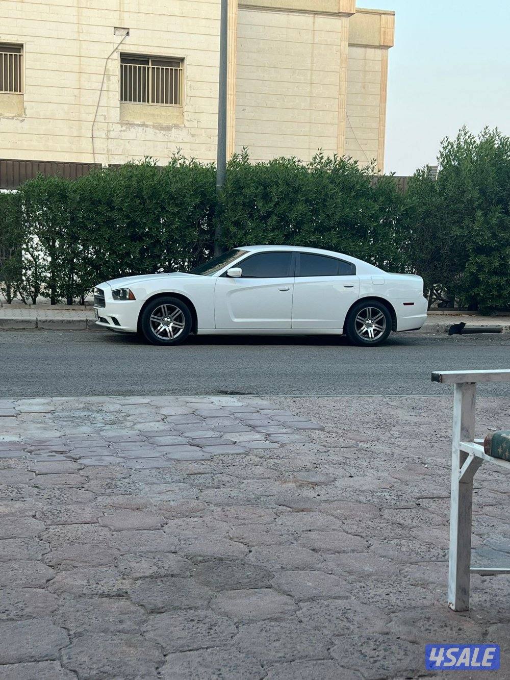 للبيع شارجر 20143