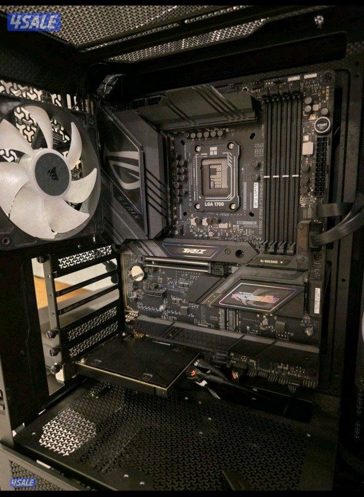 rog Strix Z790-F II Motherboard with iCUE LINK QX140 RGB 140mm corsair1