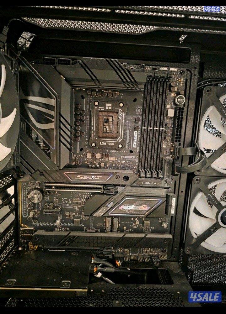 rog Strix Z790-F II Motherboard with iCUE LINK QX140 RGB 140mm corsair2