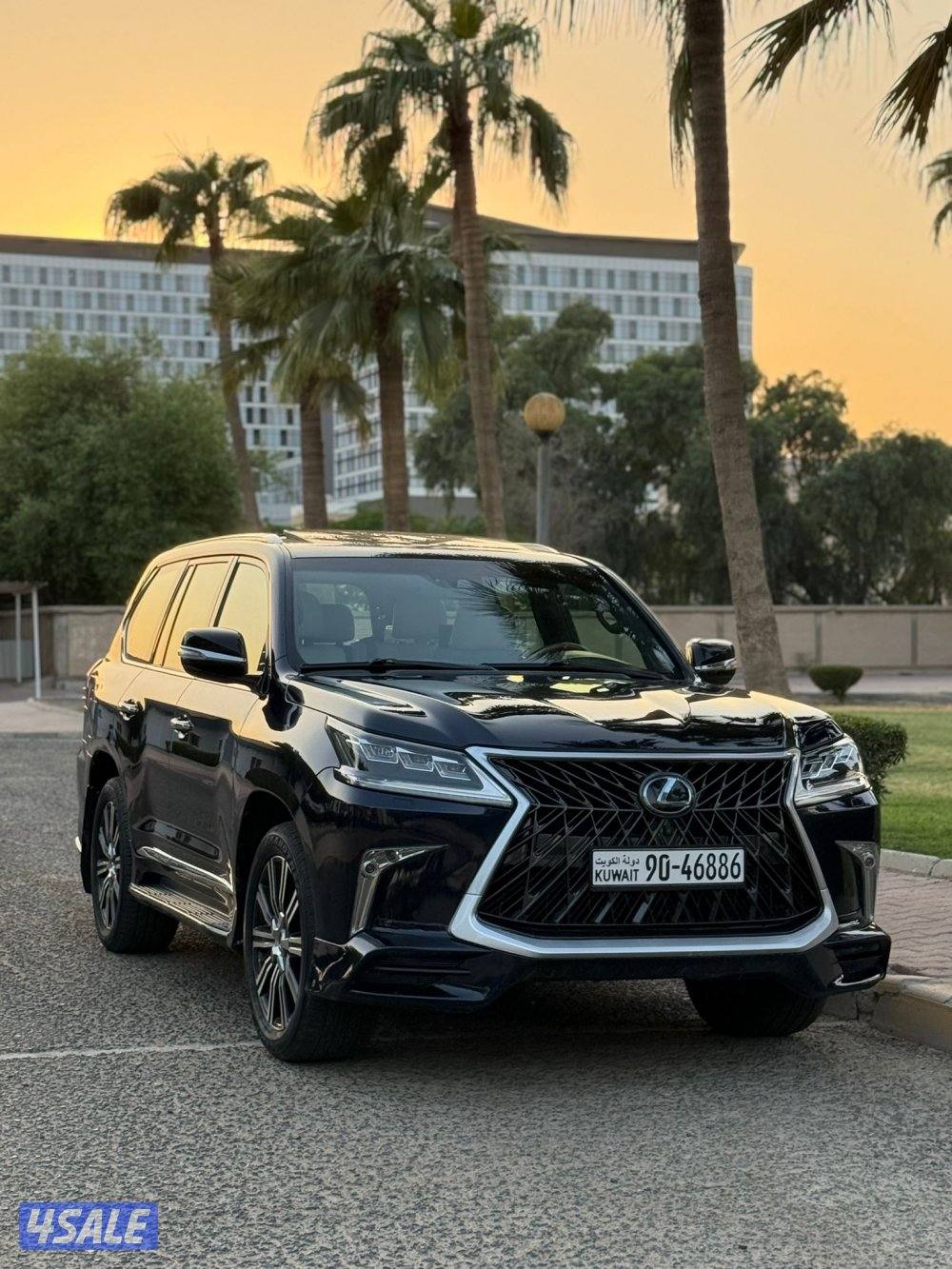 جيب لكزس 2017 الدرجه الاولى كحلي من داخل اف وايت4