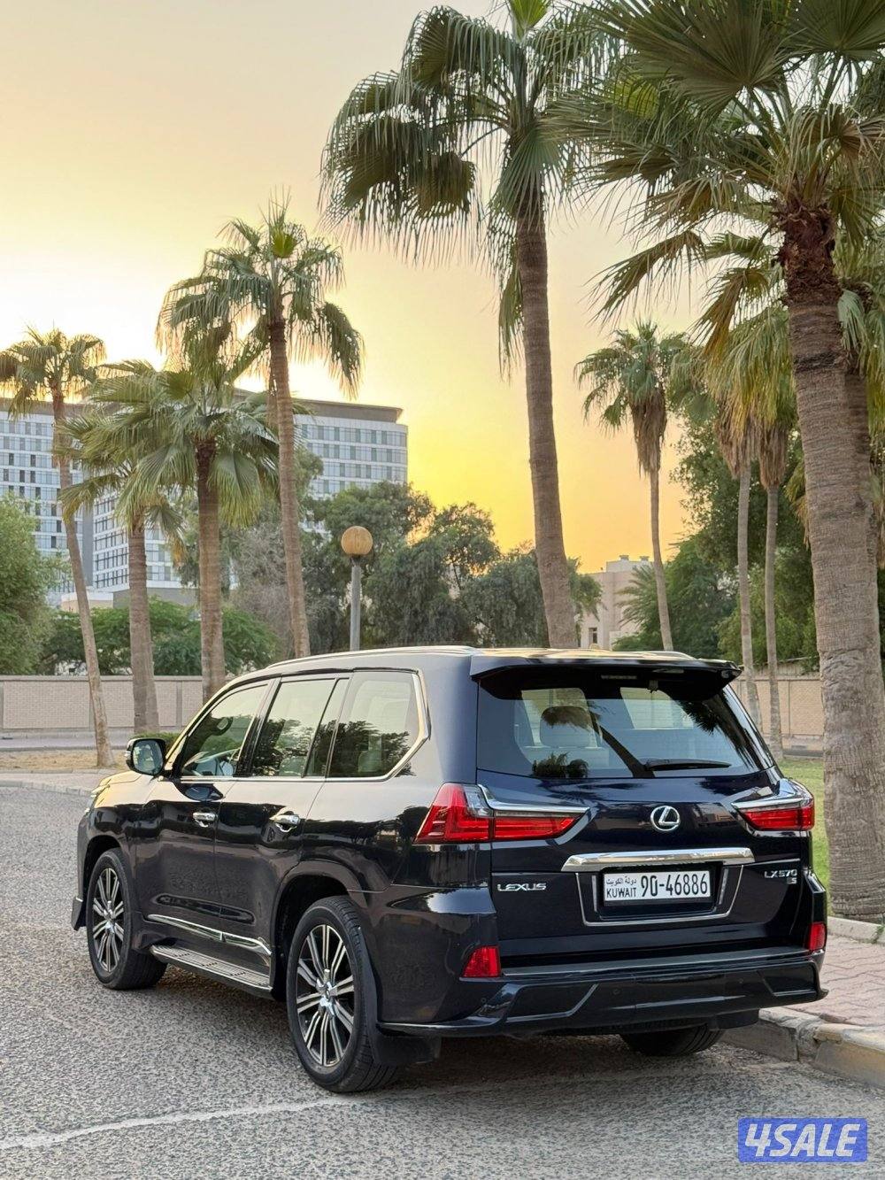 جيب لكزس 2017 الدرجه الاولى كحلي من داخل اف وايت5