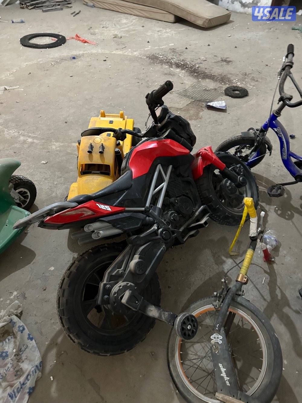 للبيع مجموعة قواري اطفال و سكوترات6