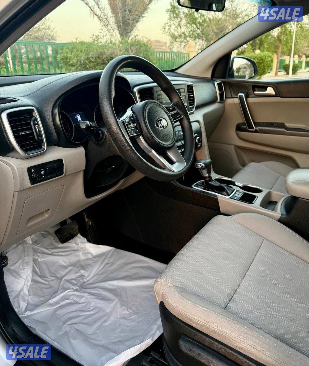 Sportage 2021 original paint except 1 pc excellent condition 2000 cc7