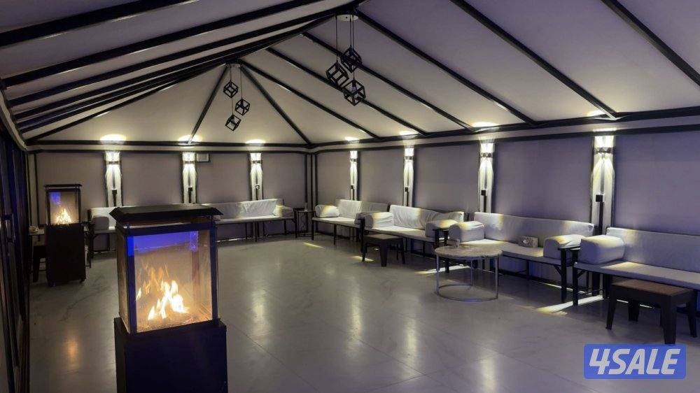 للبيع خيمة vip مقاس ٦ في ١٣  استعمال خفيف اقل من سنه8