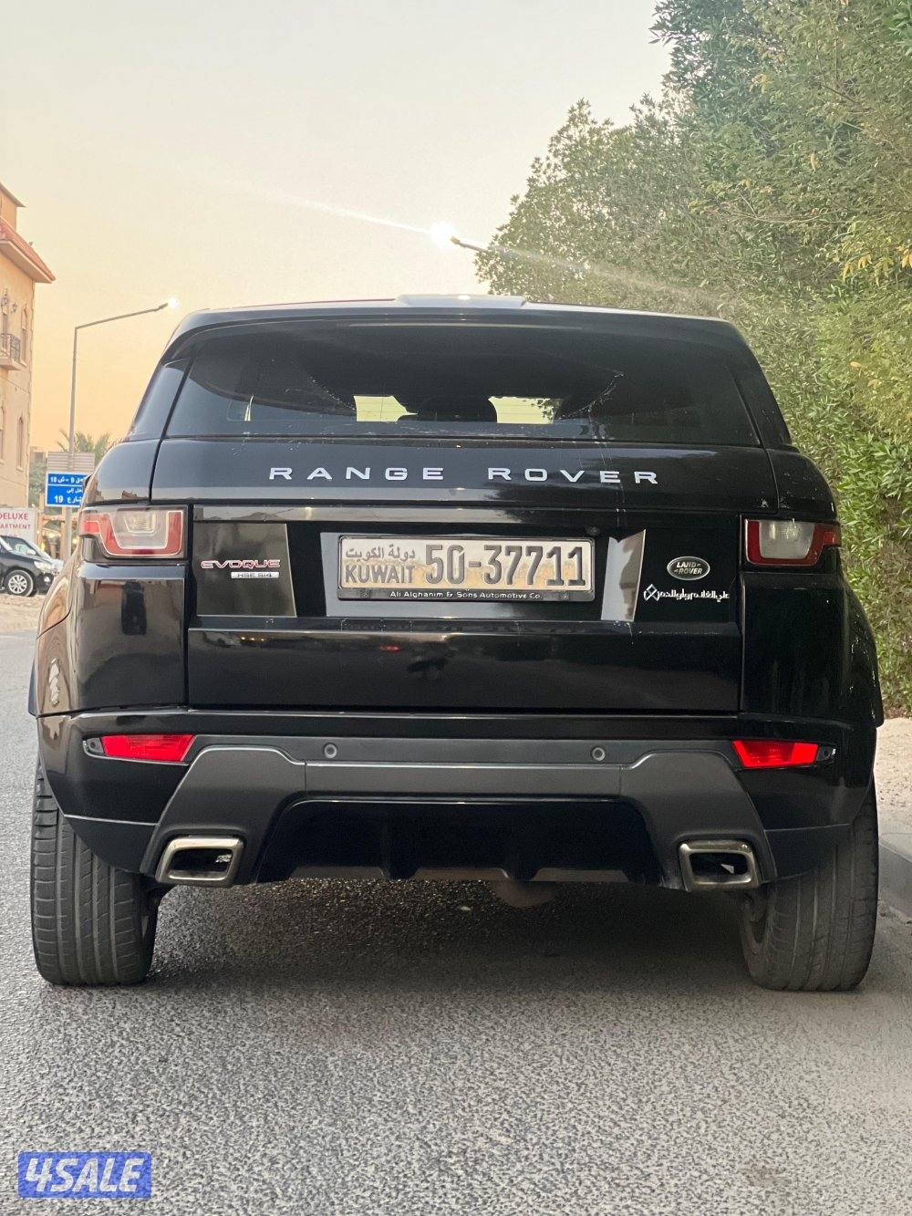 للبيع لاند روفر إيفوك موديل 20175