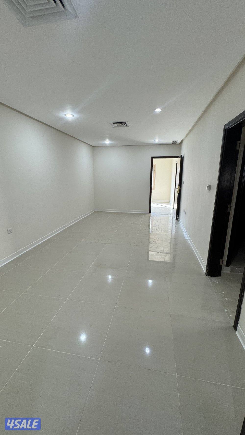 للاجار شقه في حطين ثلاث غرف نوم وحده فيهم ماستر0