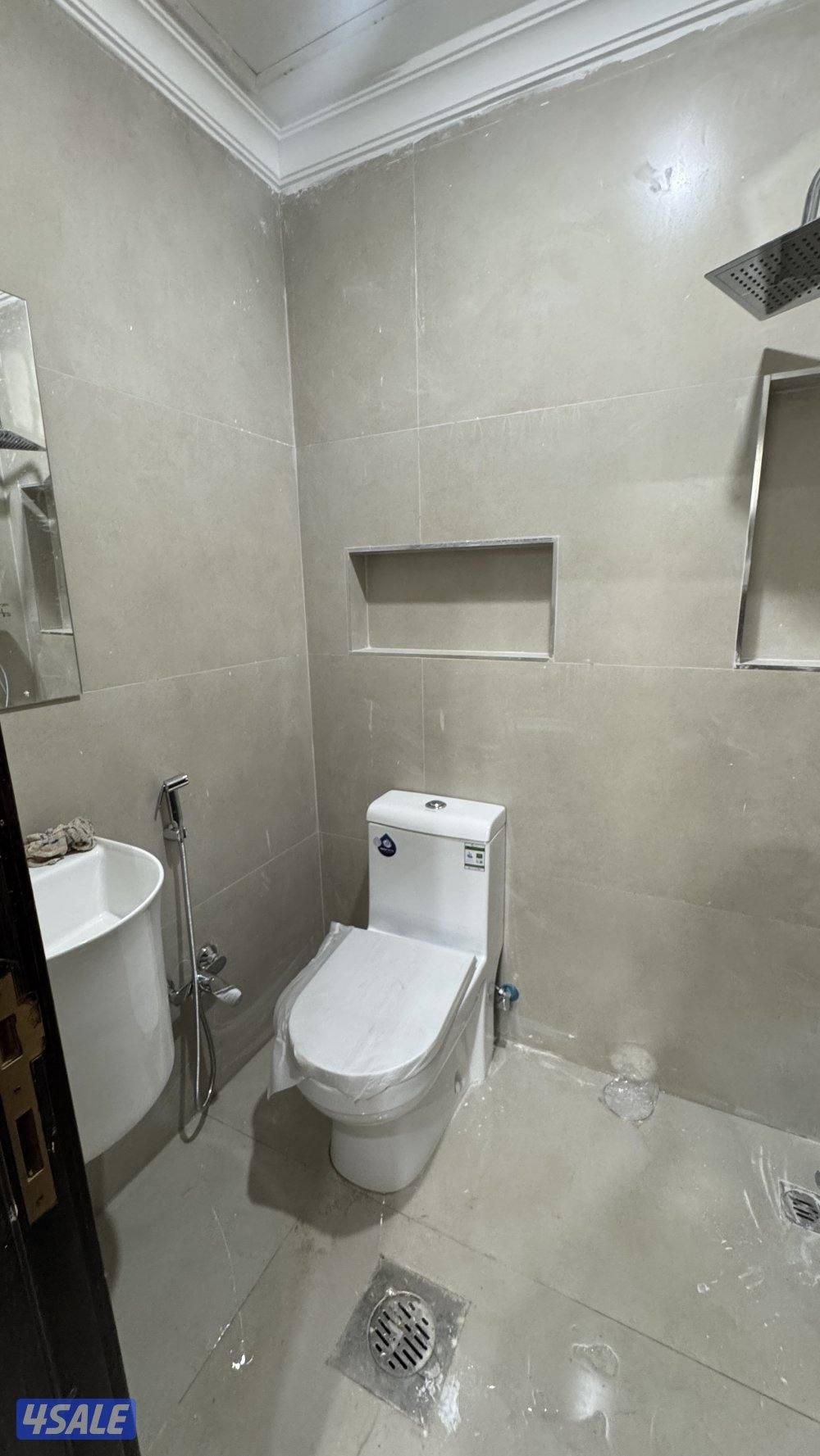 للاجار شقه في حطين ثلاث غرف نوم وحده فيهم ماستر4