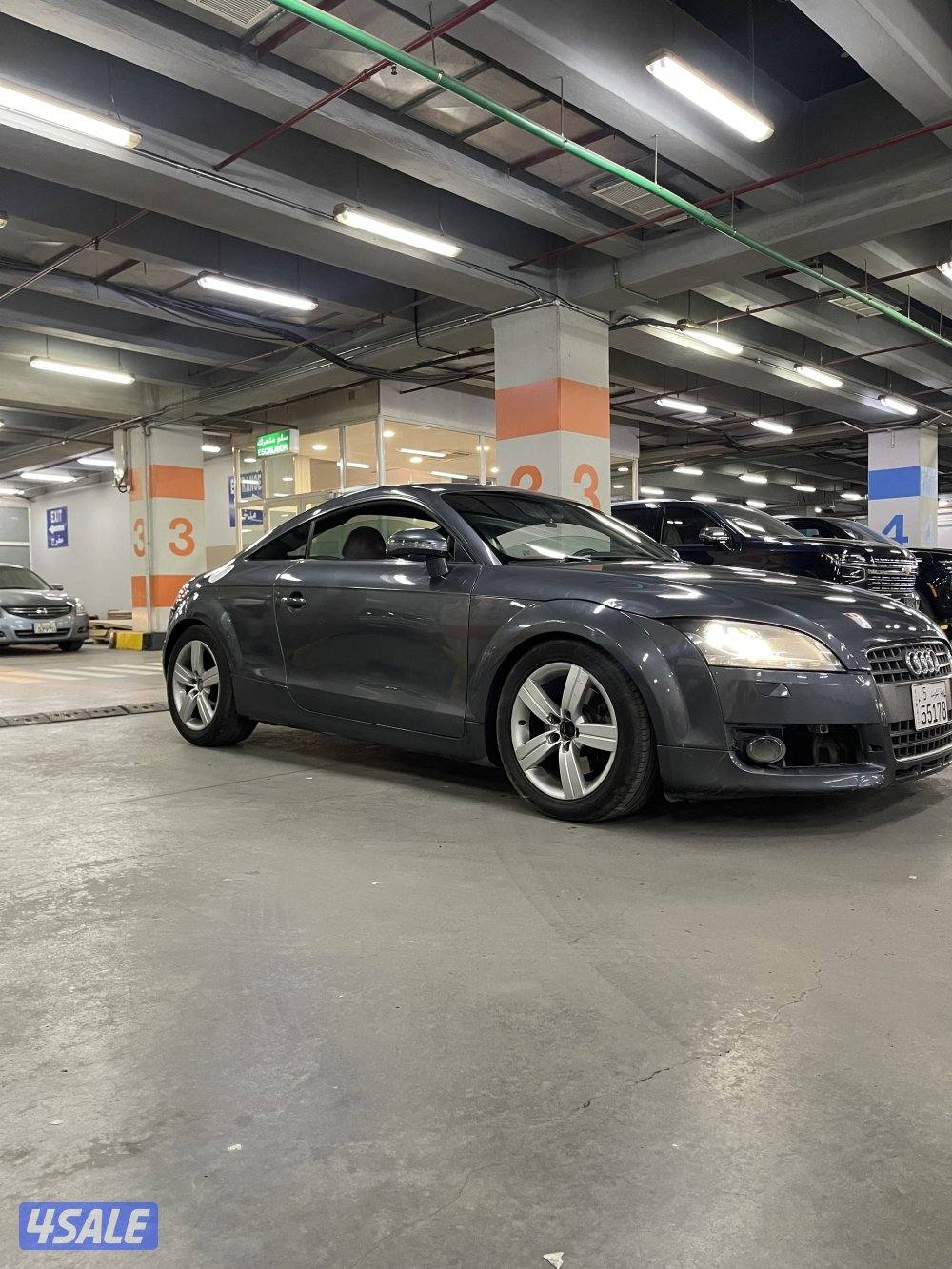 للبيع بحاله ممتازه داخليه احمر14