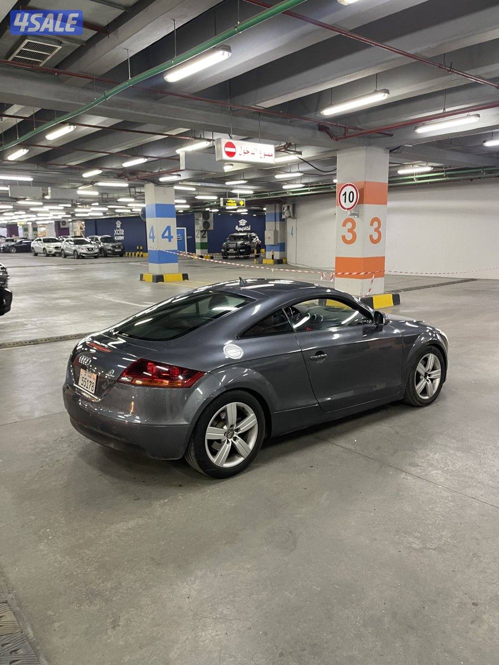 للبيع بحاله ممتازه داخليه احمر2