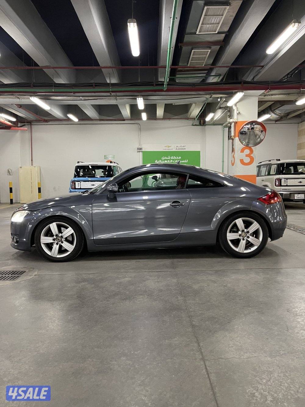 للبيع بحاله ممتازه داخليه احمر1