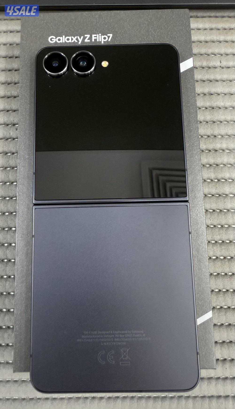 Samsung Galaxy Z Flip7 5G 256 Jet Black Used!3