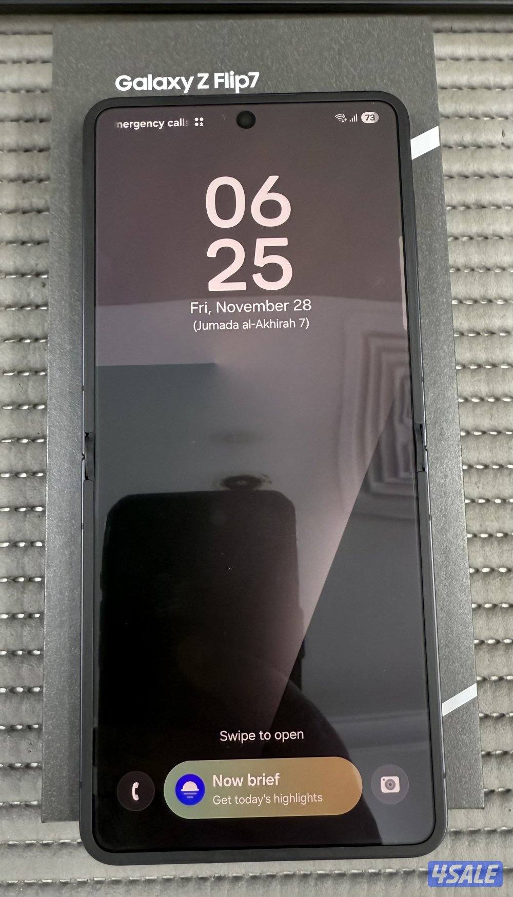 Samsung Galaxy Z Flip7 5G 256 Jet Black Used!4