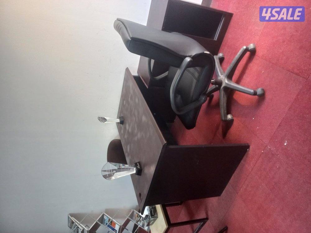 اثاث عدد اثنين مكتب بحاله جيده لي البيع10