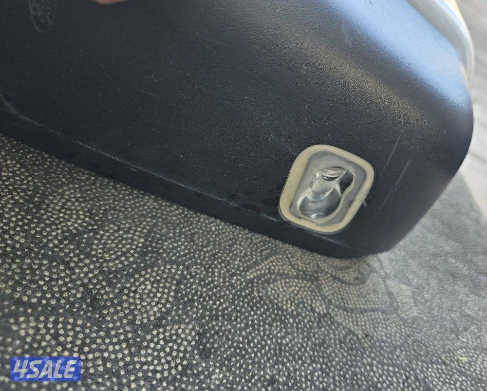 للبيع مرايات فورد عدد 27