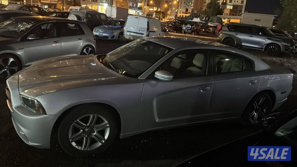 دووج شارجر للبيع2