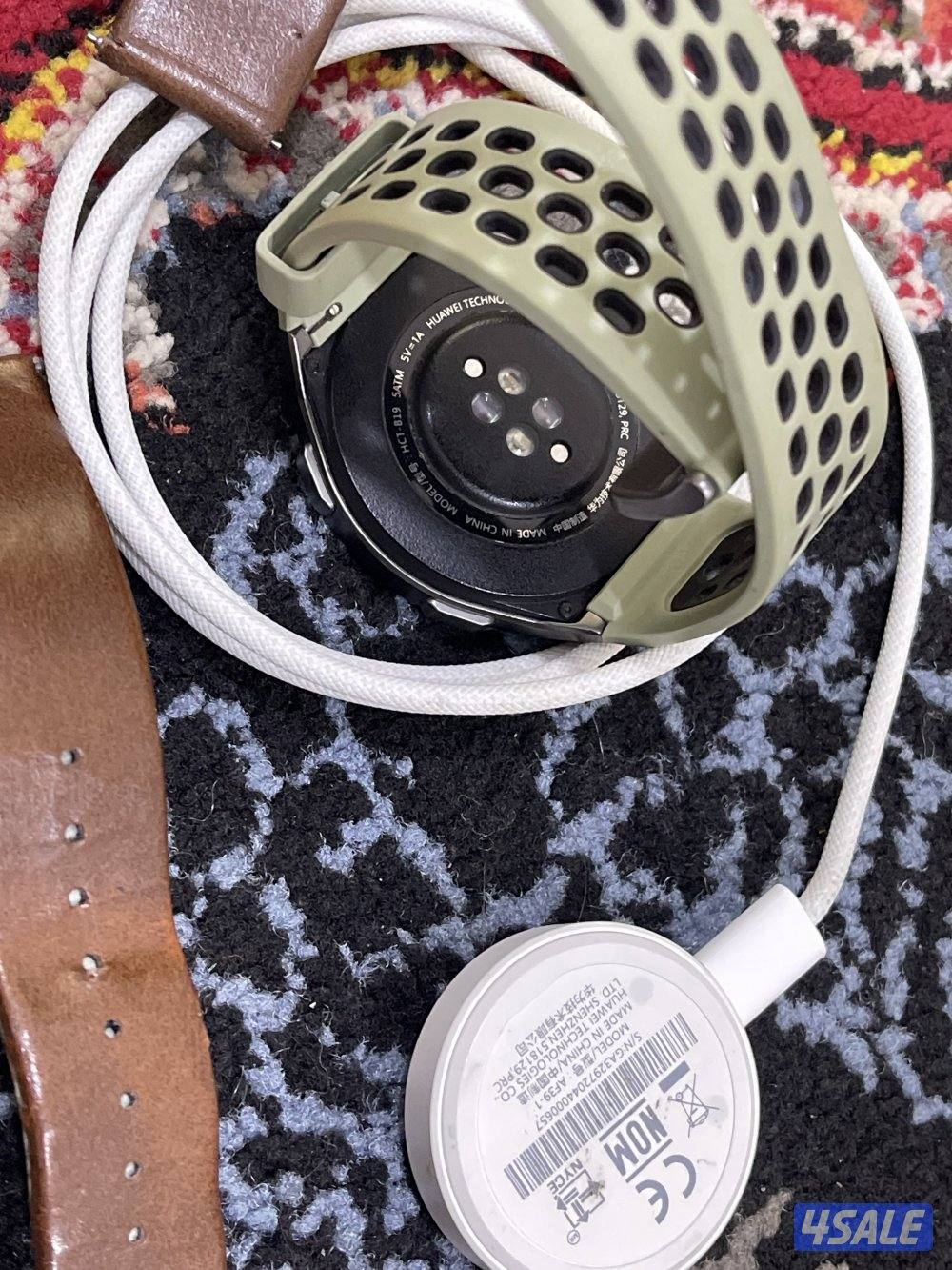 ساعة هواوي GT2 نظيفة وشغالة تمام ما فيها شي مع البلاك والشحن6