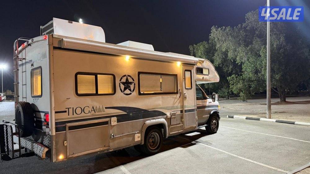 للبيع كرفان موتر هوم فورد 21 قدم  ماشي 38 الف ميل فقط2