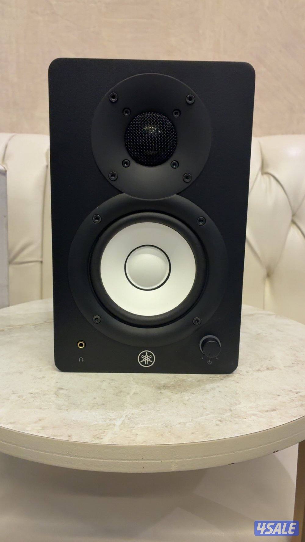 للبيع سماعتين ياماها استديو مونيتر0