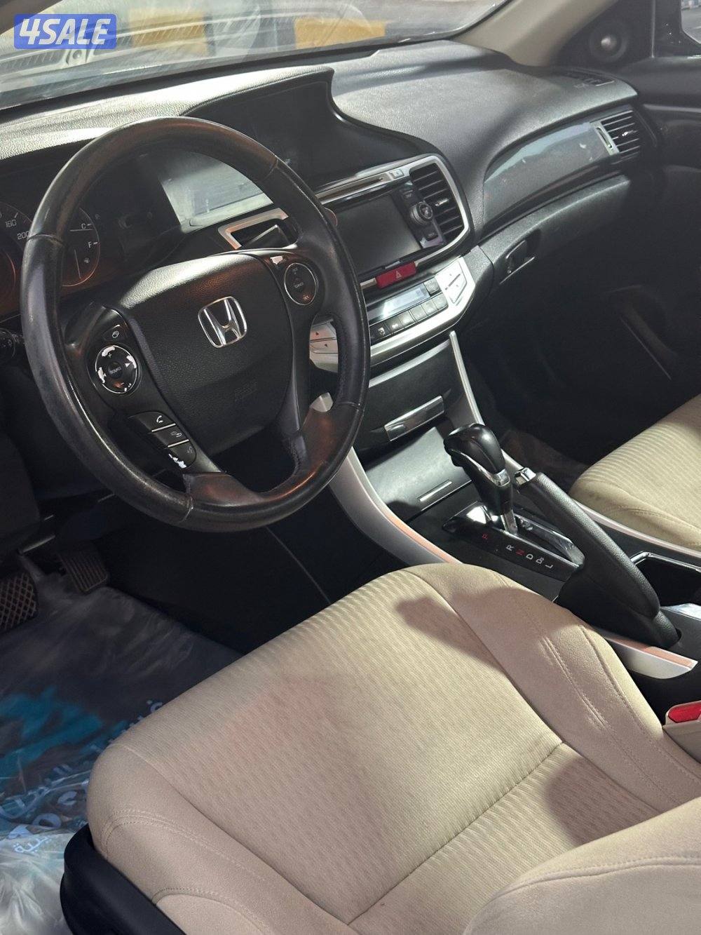 للبيع هوندا أكورد كوبيه كامل المواصفات ، اللون أسود4