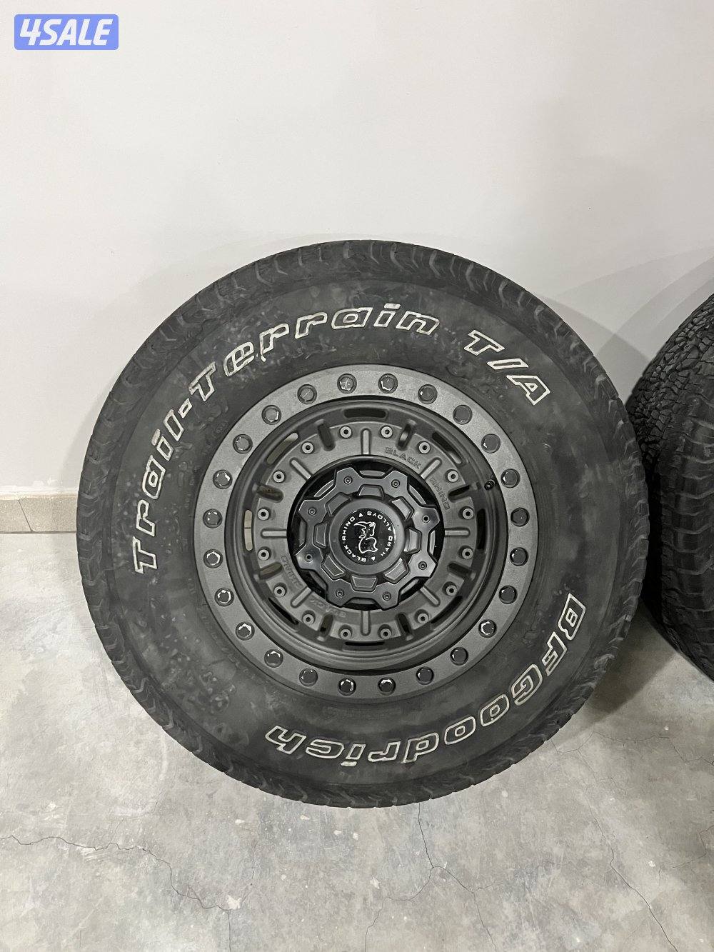 رنقات بلاك راينو اصليين  حجم ١٧ عدد البراغي ٦  للفورد f1500