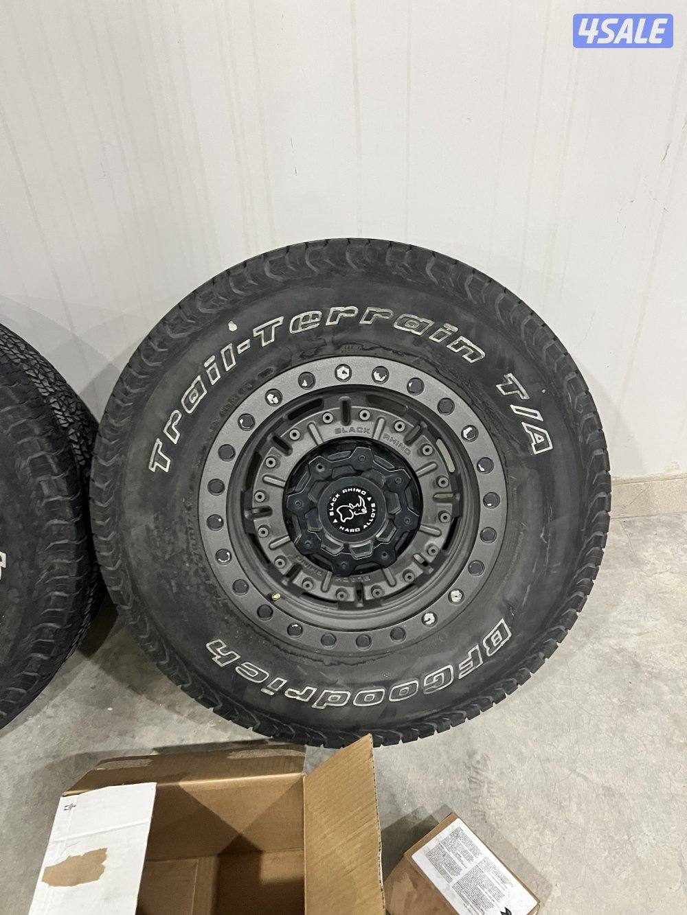 رنقات بلاك راينو اصليين  حجم ١٧ عدد البراغي ٦  للفورد f1501