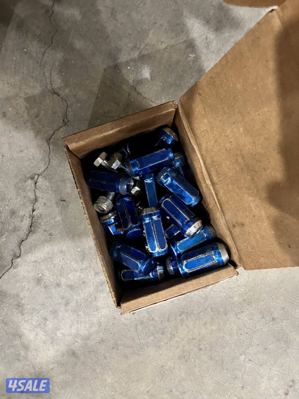 رنقات بلاك راينو اصليين  حجم ١٧ عدد البراغي ٦  للفورد f1502