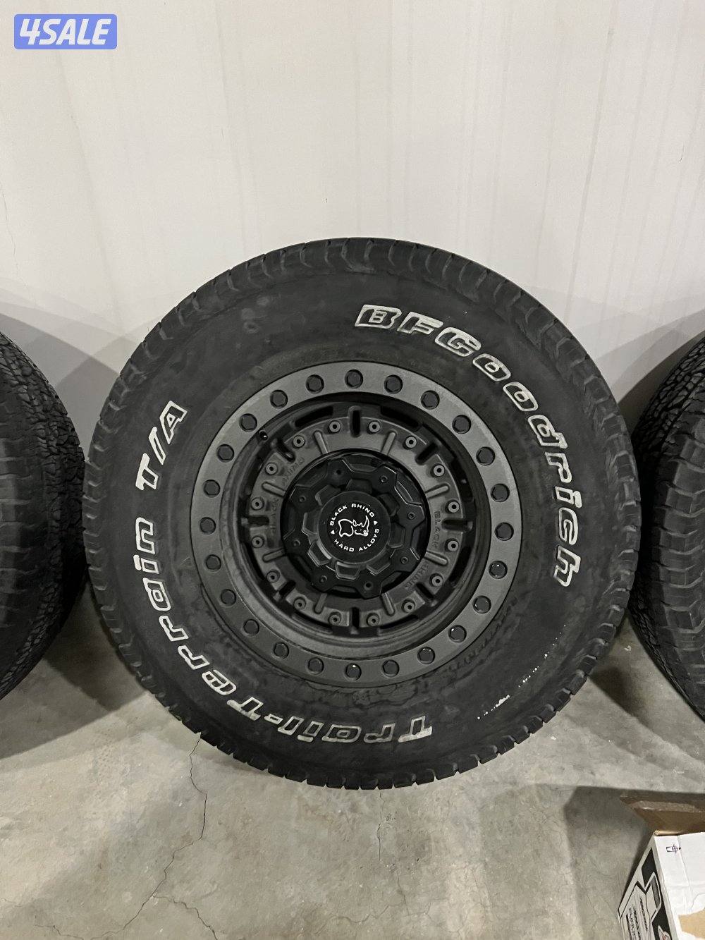 رنقات بلاك راينو اصليين  حجم ١٧ عدد البراغي ٦  للفورد f1503