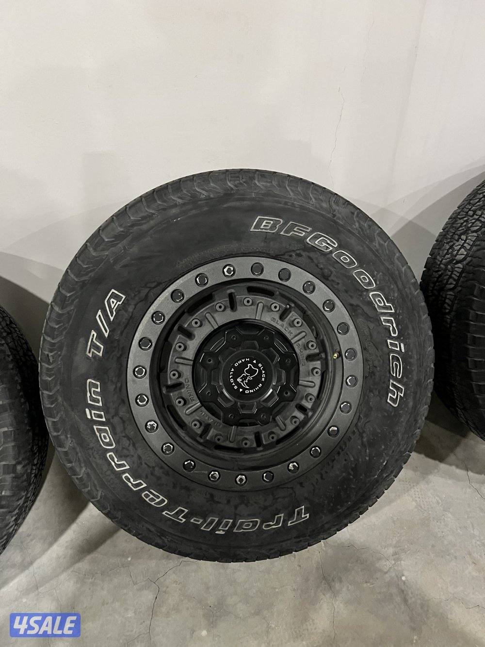 رنقات بلاك راينو اصليين  حجم ١٧ عدد البراغي ٦  للفورد f1505