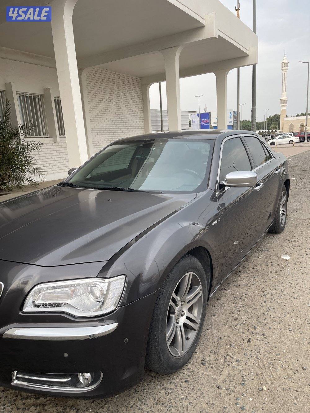 8 سلندر ، كشنات جلد، sport mode, شاشه srt, جير ومكينه وشاصي بحاله جيده2