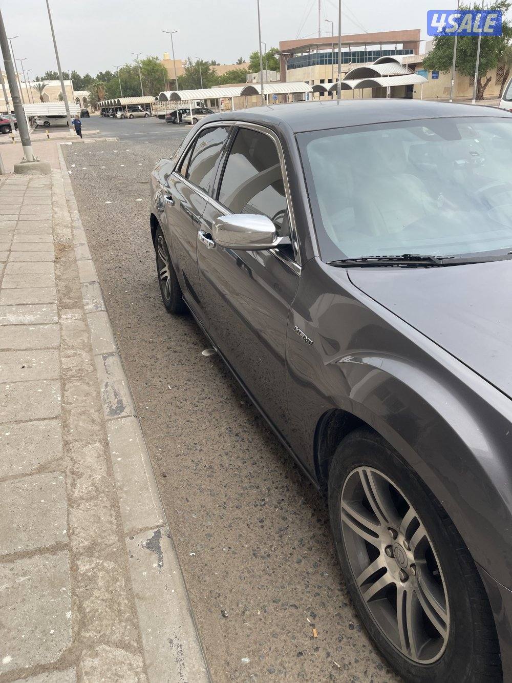 8 سلندر ، كشنات جلد، sport mode, شاشه srt, جير ومكينه وشاصي بحاله جيده4