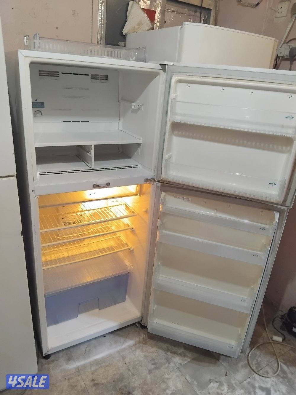 نبيع الثلاجات والطباخ المستعمله معا التوصيل والكفاله10