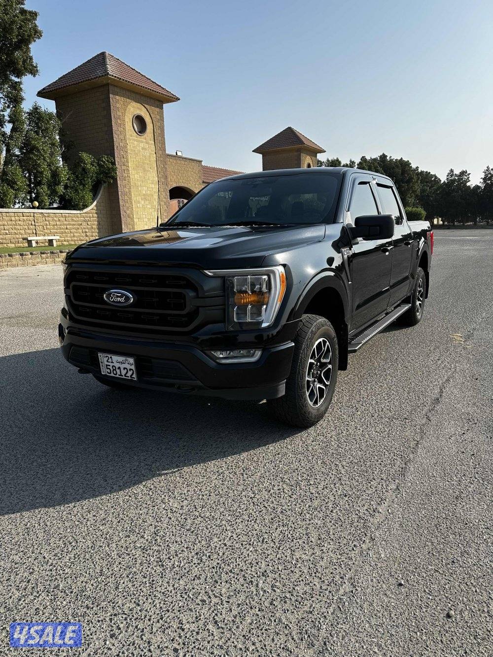 للبيع وانيت فورد F-150 XLT موديل 2022 وكالة0