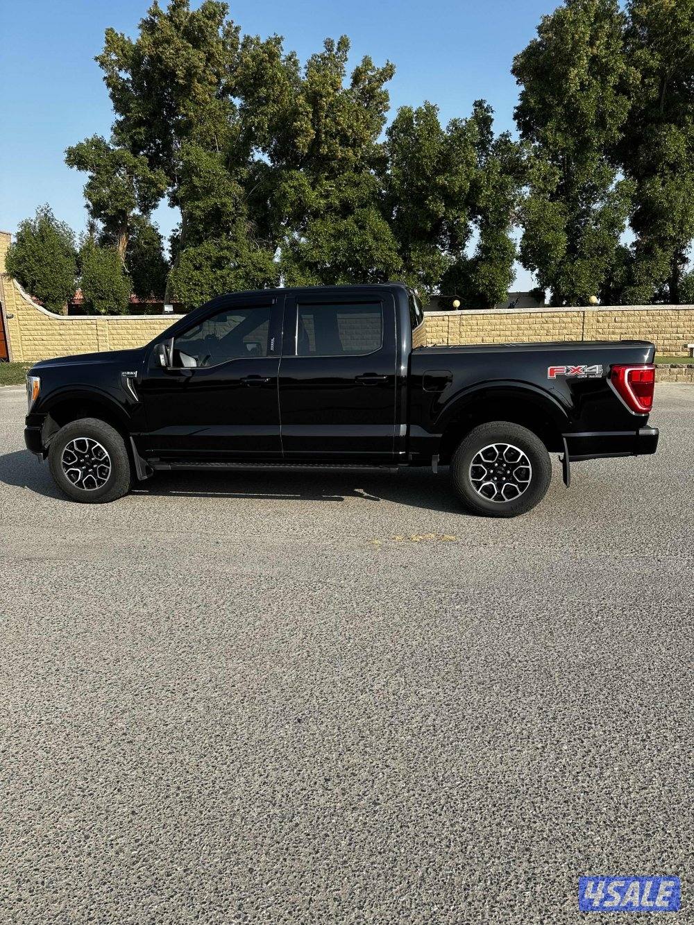 للبيع وانيت فورد F-150 XLT موديل 2022 وكالة2