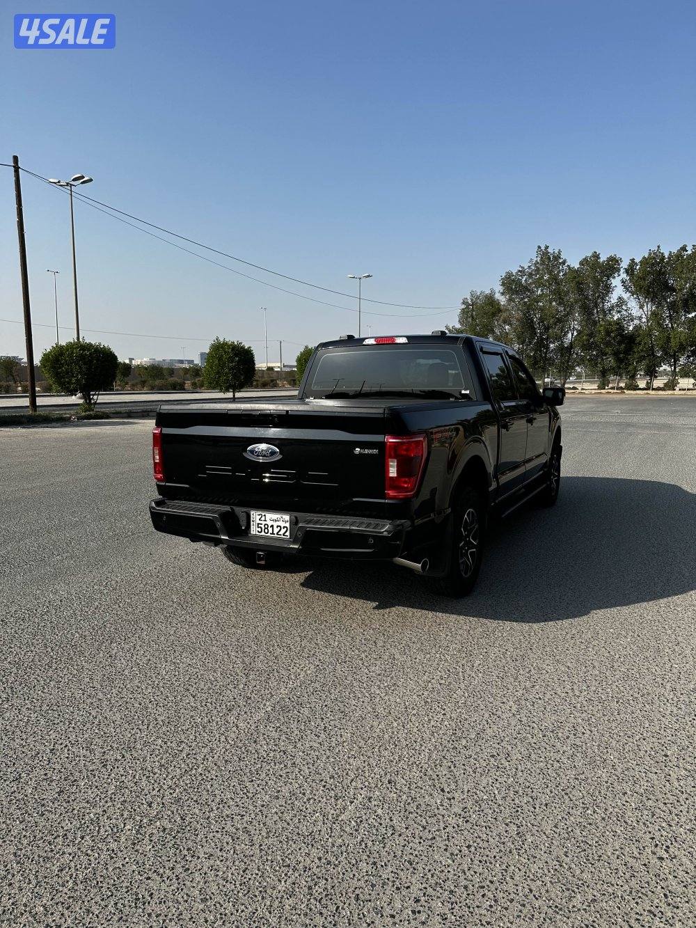 للبيع وانيت فورد F-150 XLT موديل 2022 وكالة3