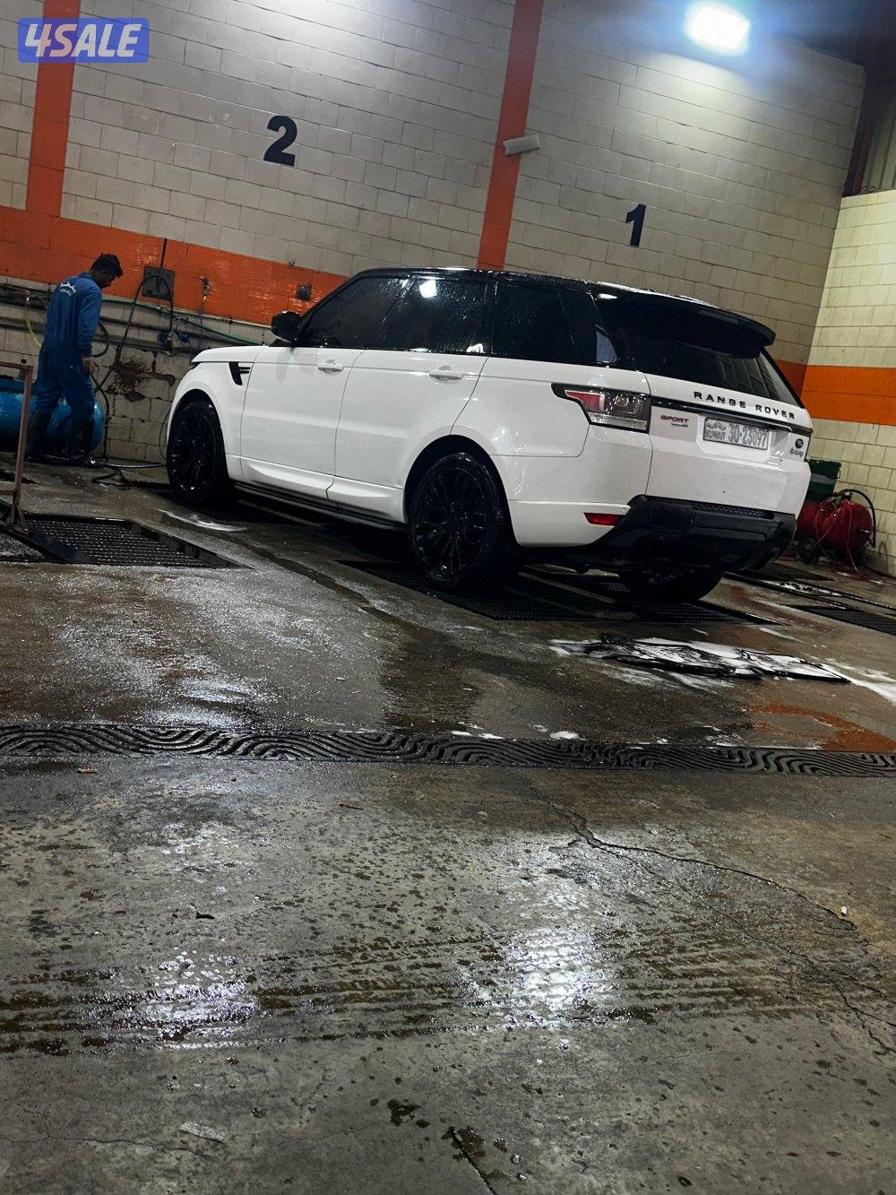 للبيع رنج سبورت موديل 2014  سته سلندر ابيض من داخل بيج يبيلة بس مكينه5