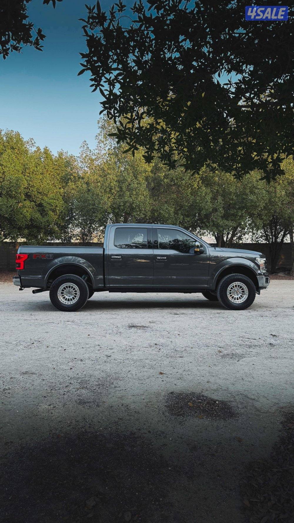 للبيع وانيت فورد F-150 Lariat5