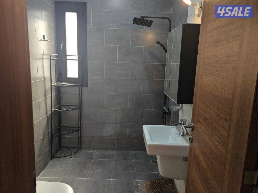 شقة للايجار بفنيطيس دور ثاني ٣ غرف وصالة ومنافعهم للمعاريس3