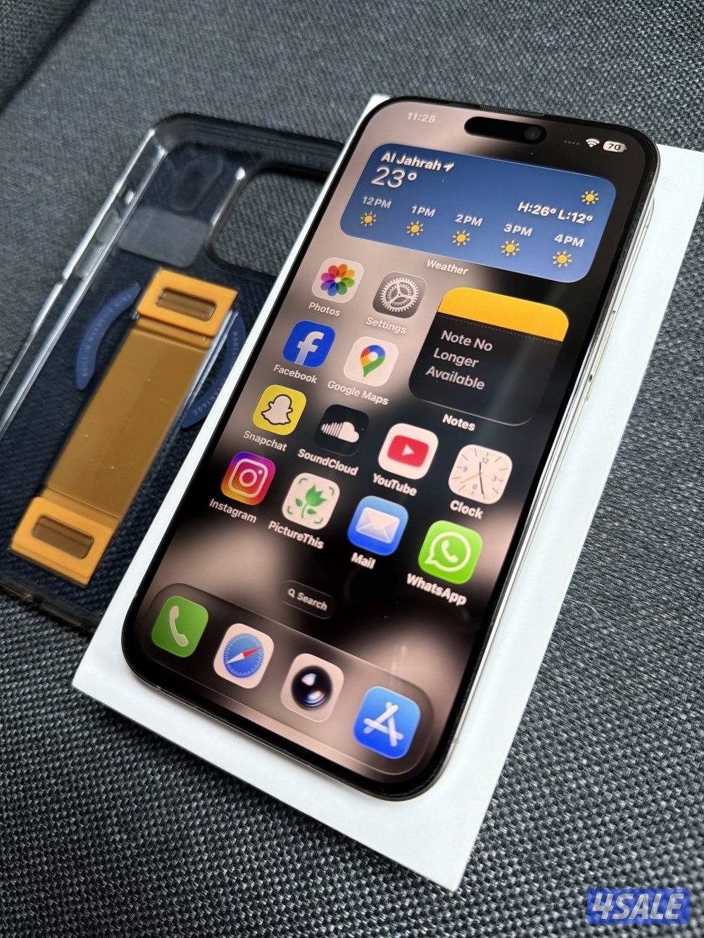 للبيع ايفون ١٥ برو ماكس 512 ولا زلق 260 دينار1