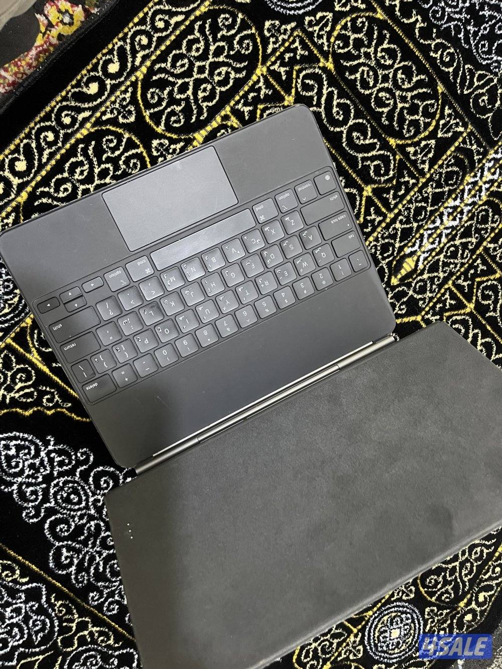 كيبورد ابل ماجيك الاصلي 12.9 انش نظيف وشغال تمام شرط1