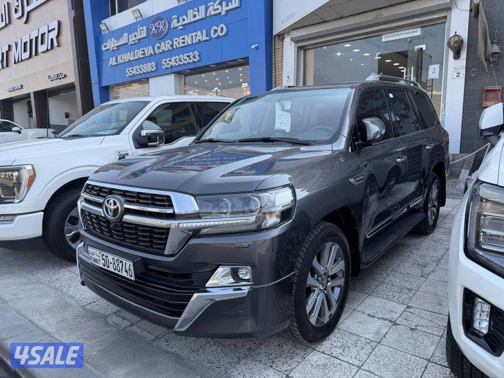 لاند كروزر قراند تورنق سقنشر 8 سلندر موديل 2021 الساير تحت الكفاله0