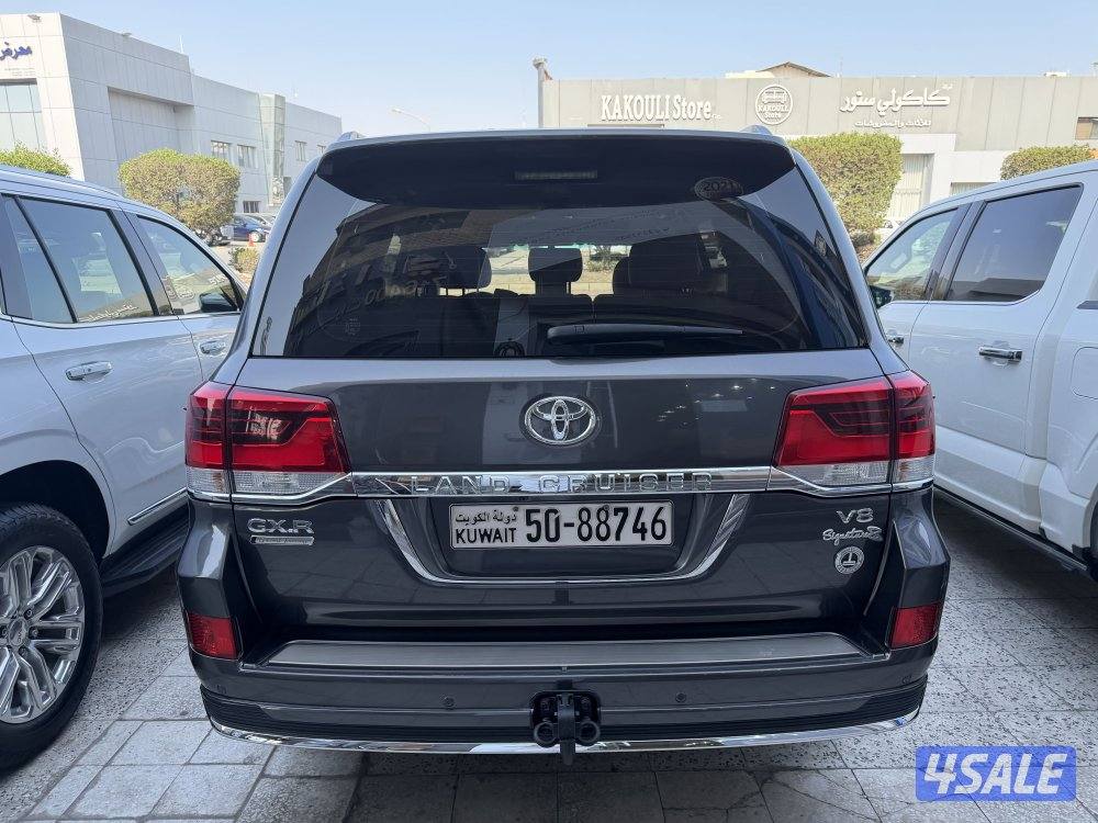 لاند كروزر قراند تورنق سقنشر 8 سلندر موديل 2021 الساير تحت الكفاله2
