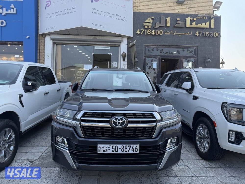 لاند كروزر قراند تورنق سقنشر 8 سلندر موديل 2021 الساير تحت الكفاله4