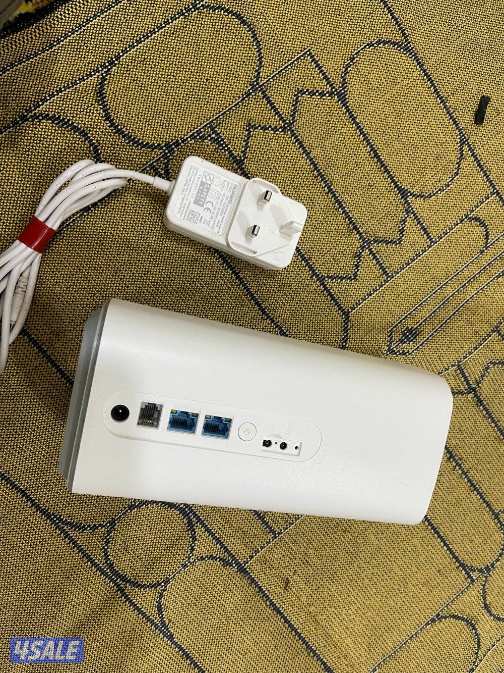 راوتر ثابت هواوي برو 3 نظيف وشغال تمام شبكة زين مع الشحن الاصلي2