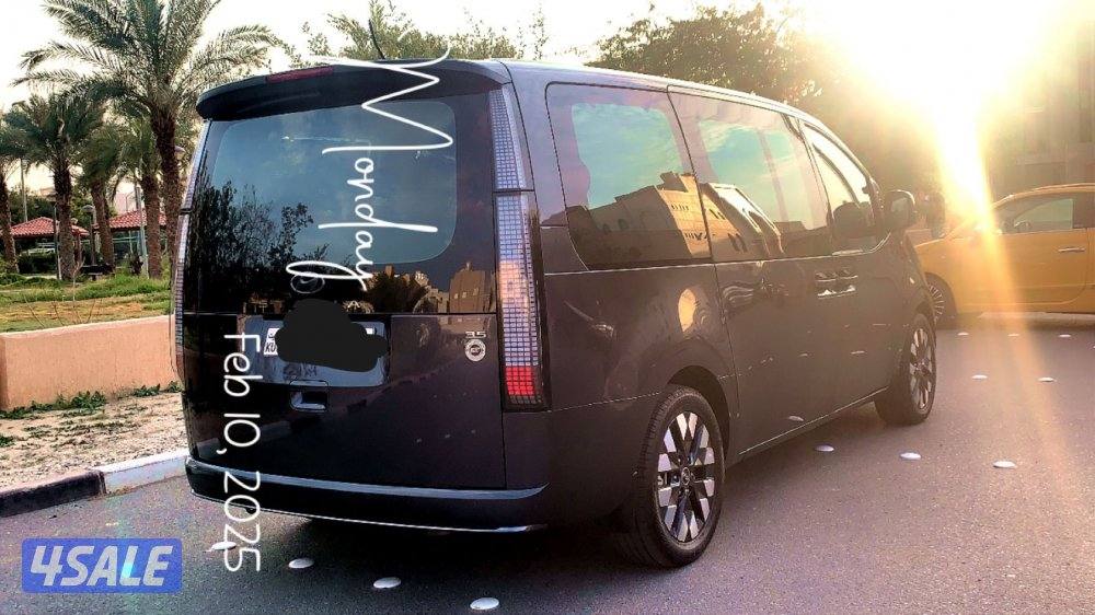 SAL CAR  HYUNDAI STARIA  km118