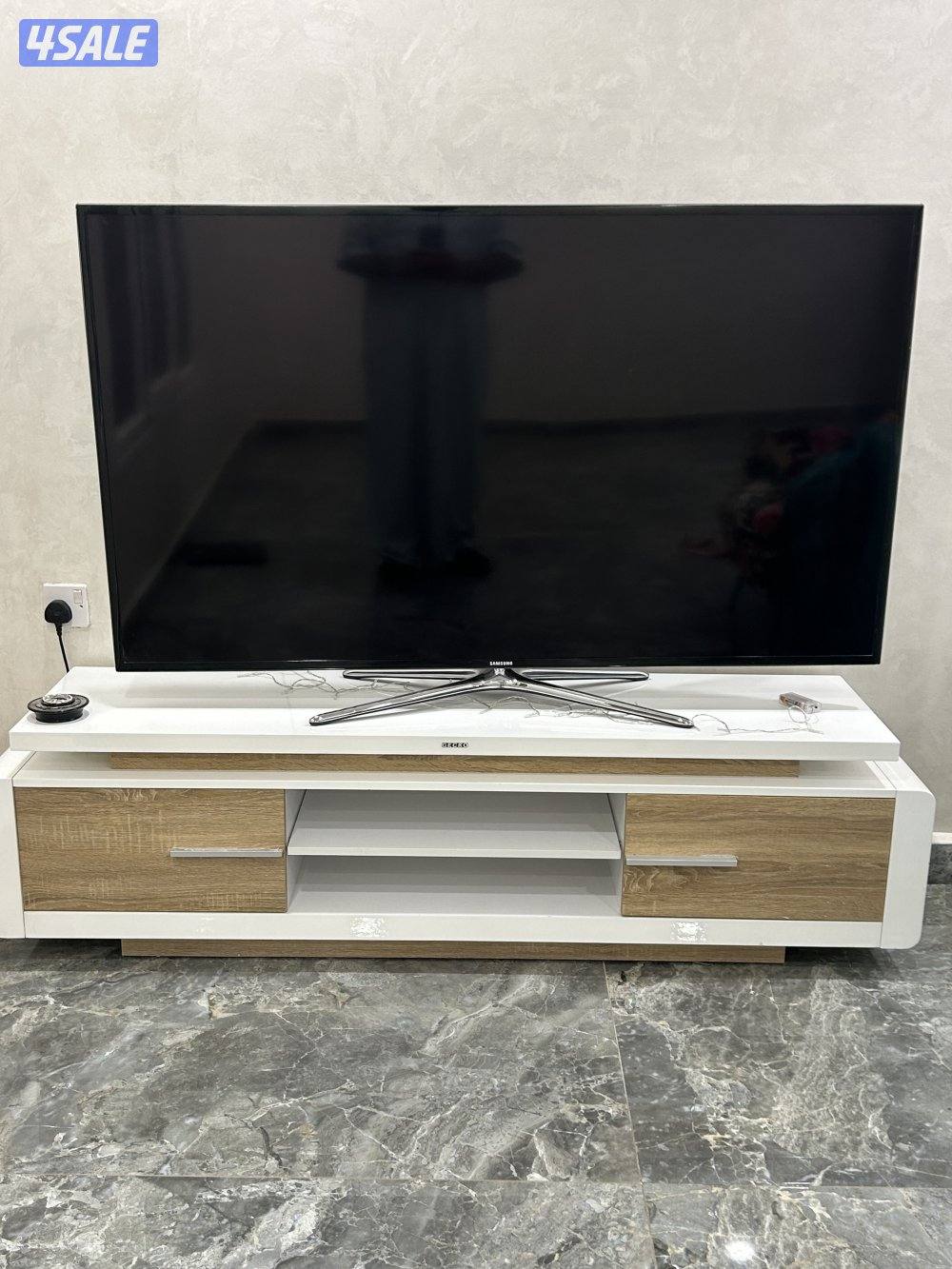 للبيع تلفزيون سامسونج 60 بوصه2