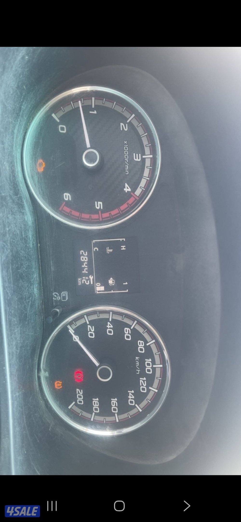 للبيع موديل 2022 ديزل قير عادي دبل1