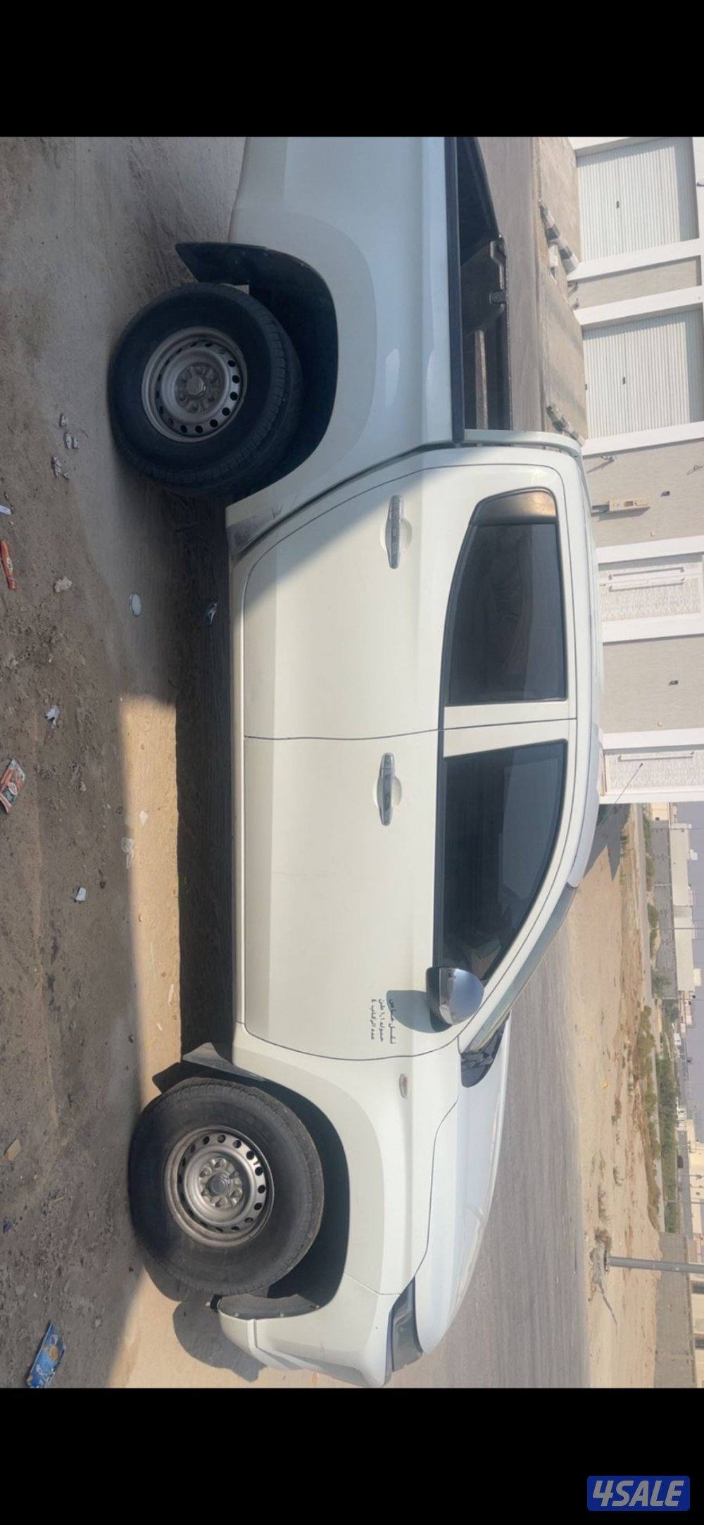 للبيع موديل 2022 ديزل قير عادي دبل4