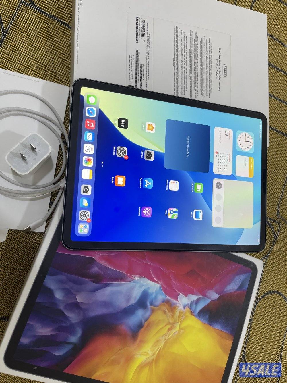 ايباد ابل برو 11 انش 128 قيقا خط شريحة نظيف وشغال تمام مع الكرتون2