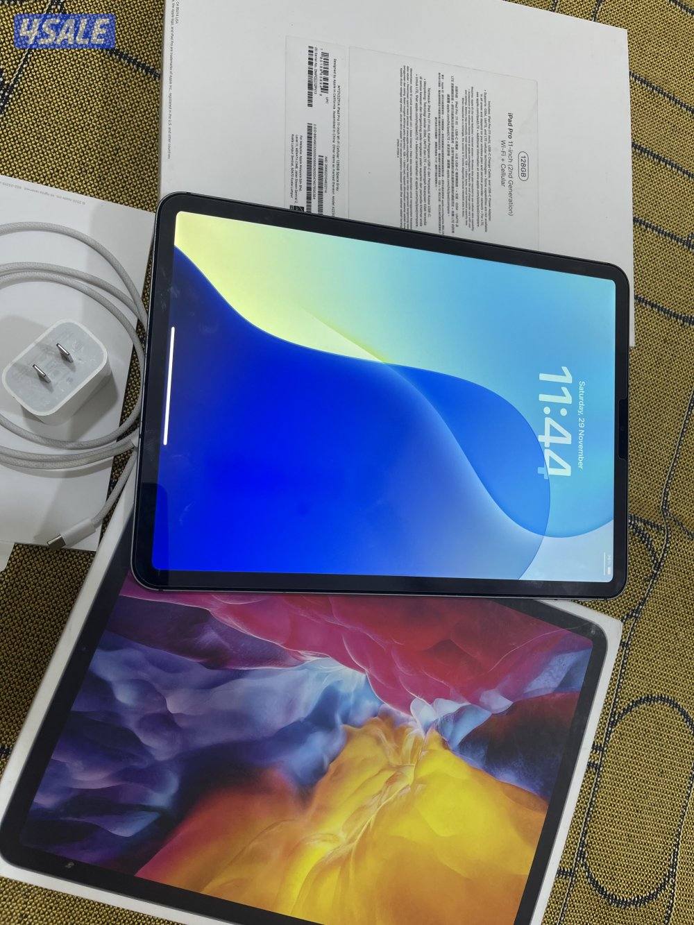 ايباد ابل برو 11 انش 128 قيقا خط شريحة نظيف وشغال تمام مع الكرتون4